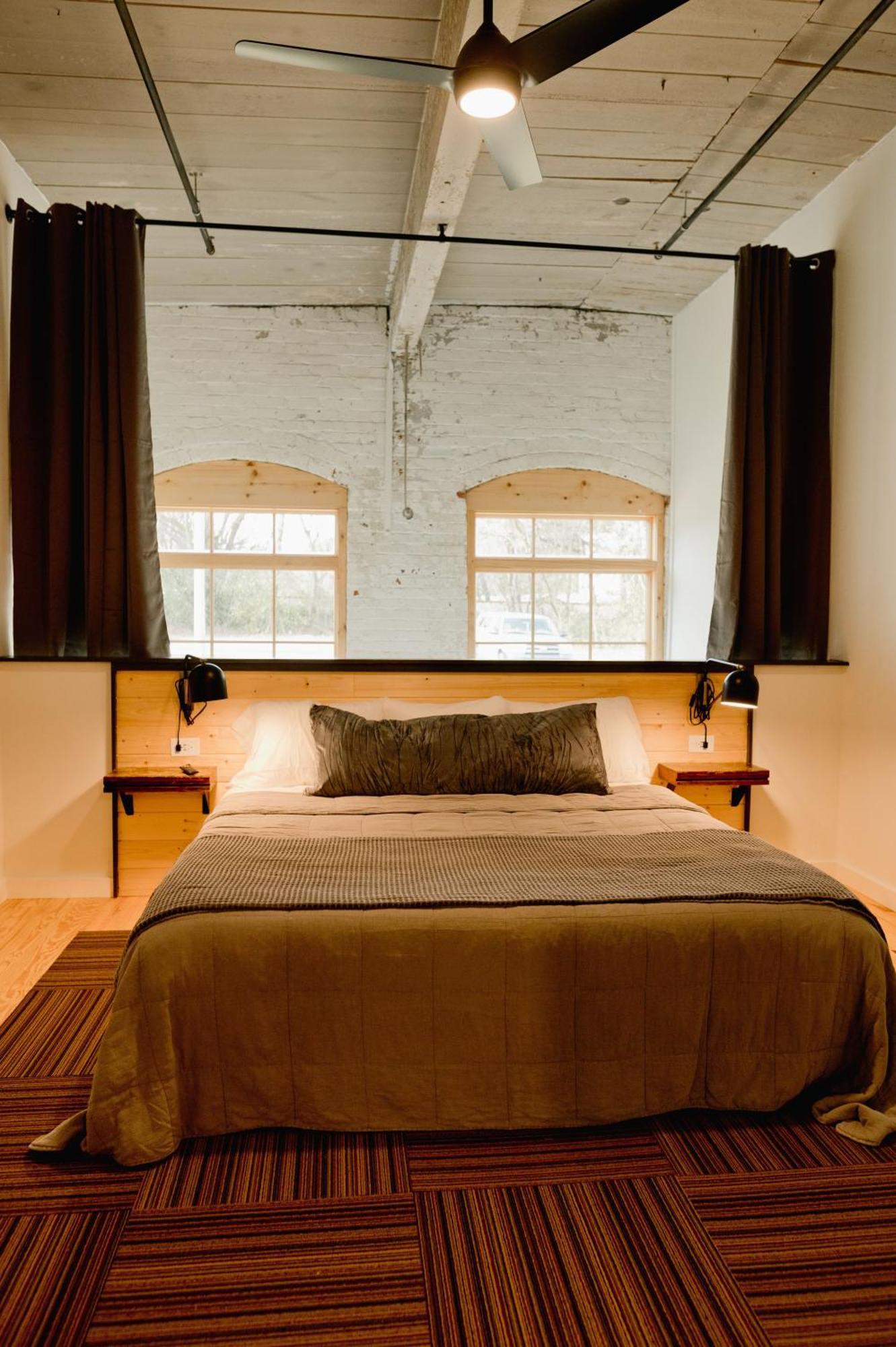 Loom Room Retreat Dalton Ngoại thất bức ảnh
